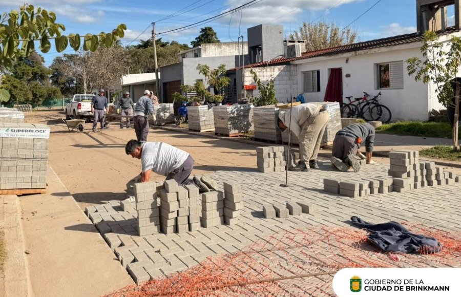 Más obras para los vecinos: finaliza una nueva cuadra de adoquinado