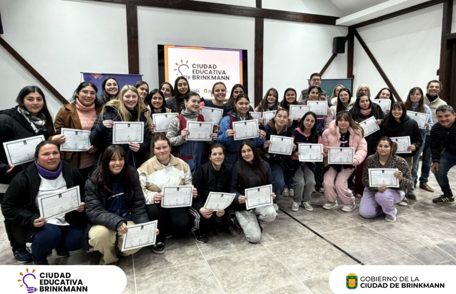 Entregaron certificados de cursos de formación profesional