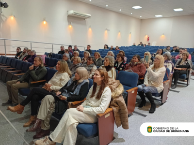 Café Literario y presentación de libro en Brinkmann