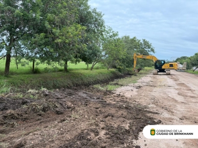 Continúa la limpieza de canales